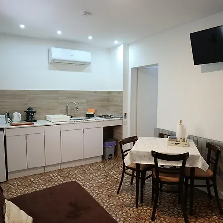 Pelso Hovirag Appartement *